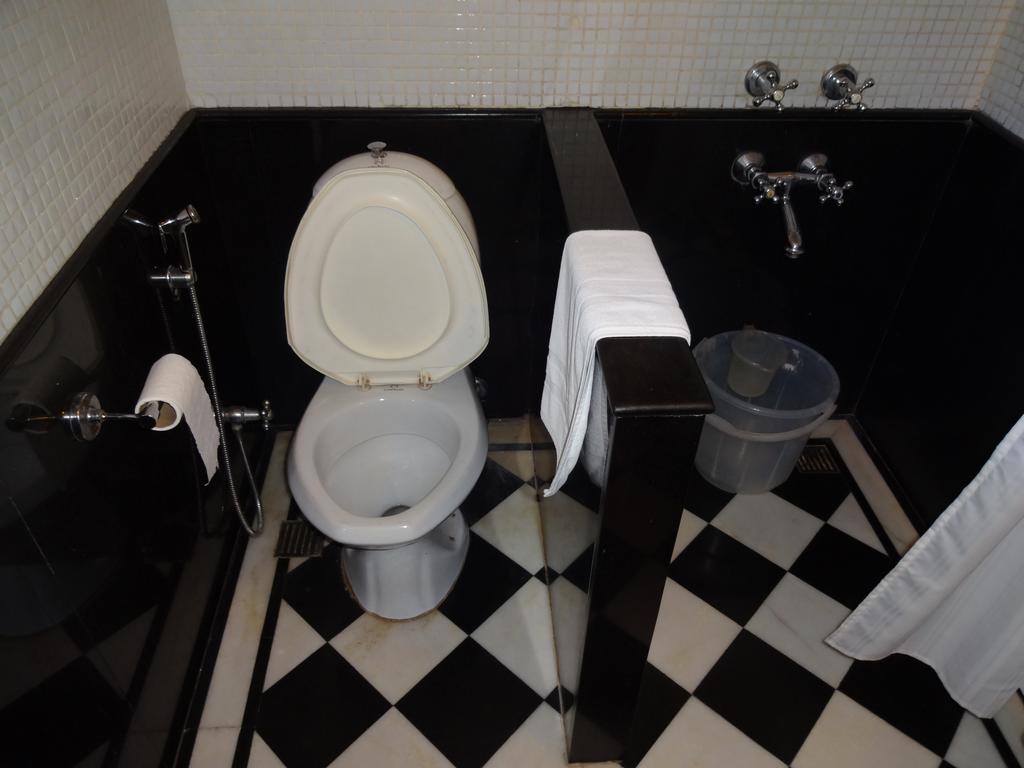 Hotel Broadway Delhi Zewnętrze zdjęcie