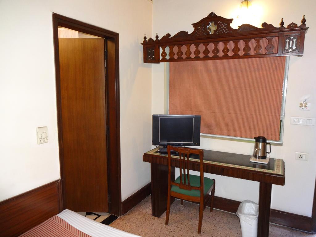 Hotel Broadway Delhi Zewnętrze zdjęcie