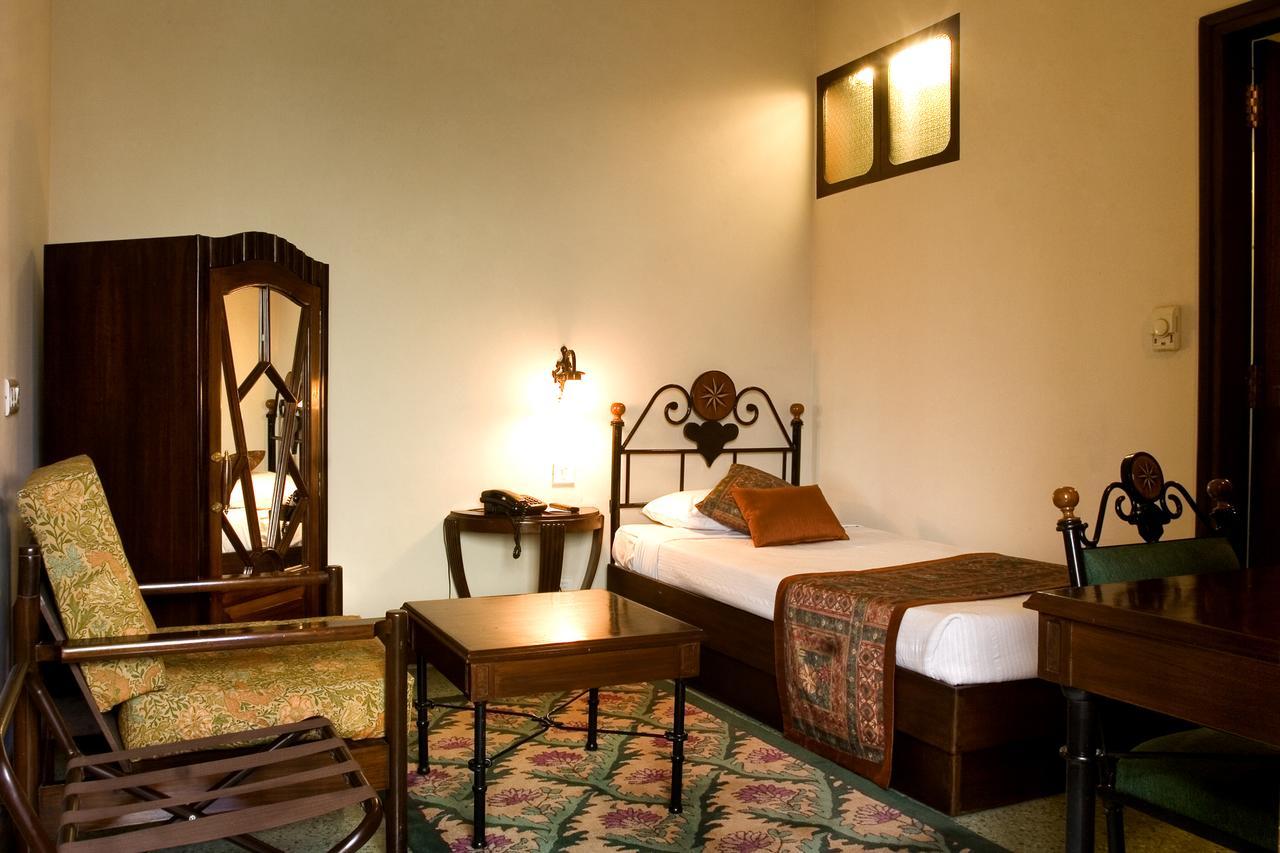 Hotel Broadway Delhi Zewnętrze zdjęcie